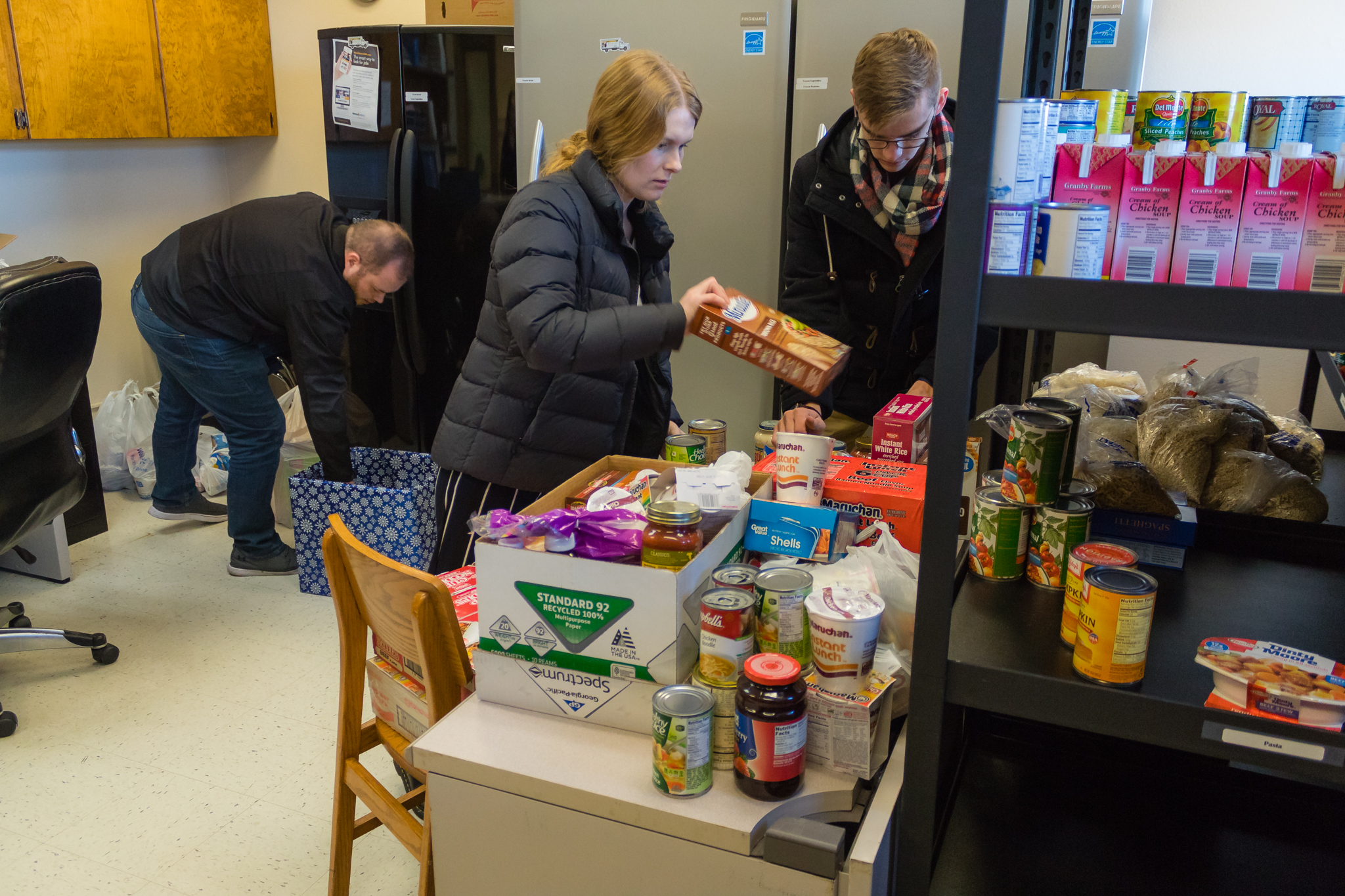 Aviation club donating to the Viking Food Pantry
